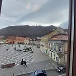 Main Square & アパート