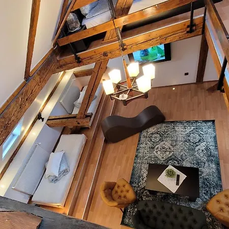 Apartment Main Square &