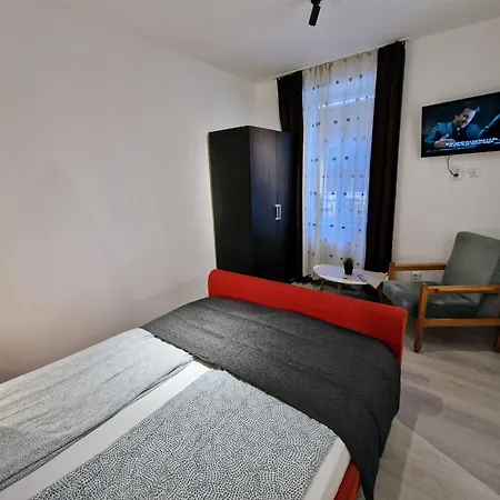 Apartment Main Square & *