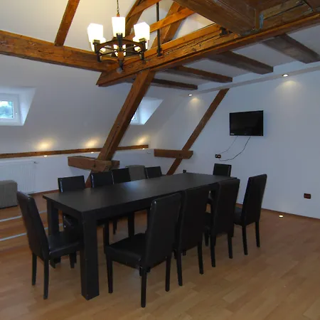 アパート Main Square & ブラショフ