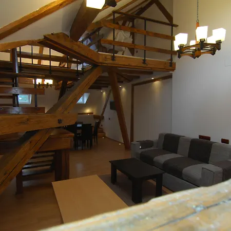 アパート Main Square &