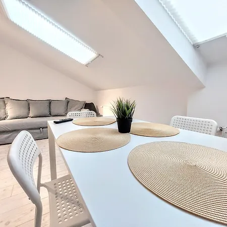 Апартаменты Main Square & *