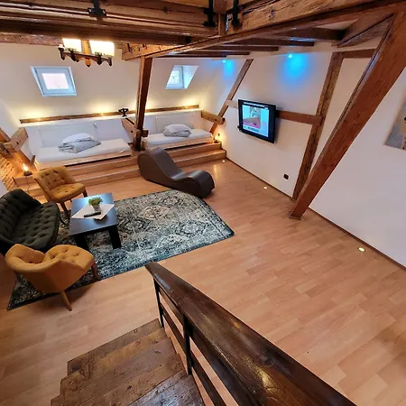 Main Square & Апартаменты Брашов