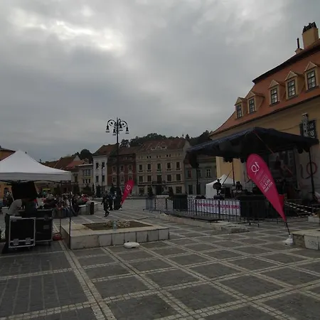 Main Square & ブラショフ