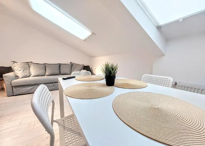 Appartement Main Square & *