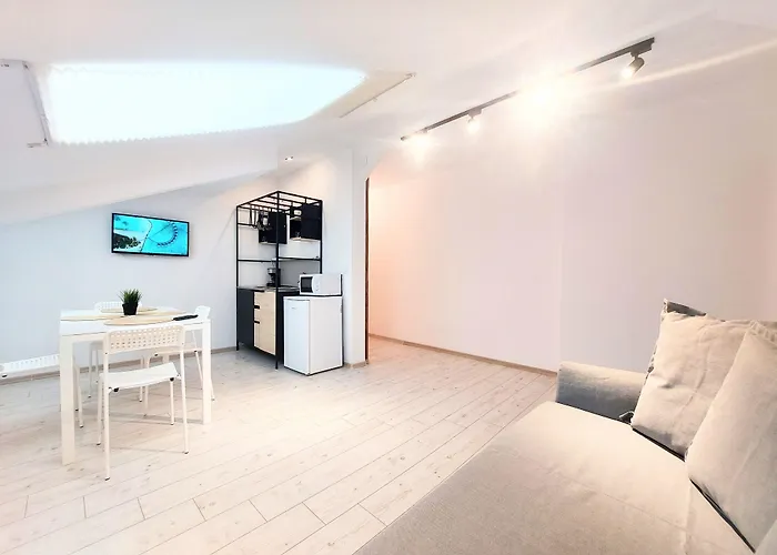 Apartment Main Square &