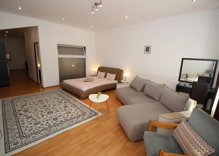 Main Square & Appartement