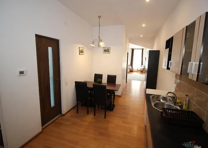 Main Square & Appartement